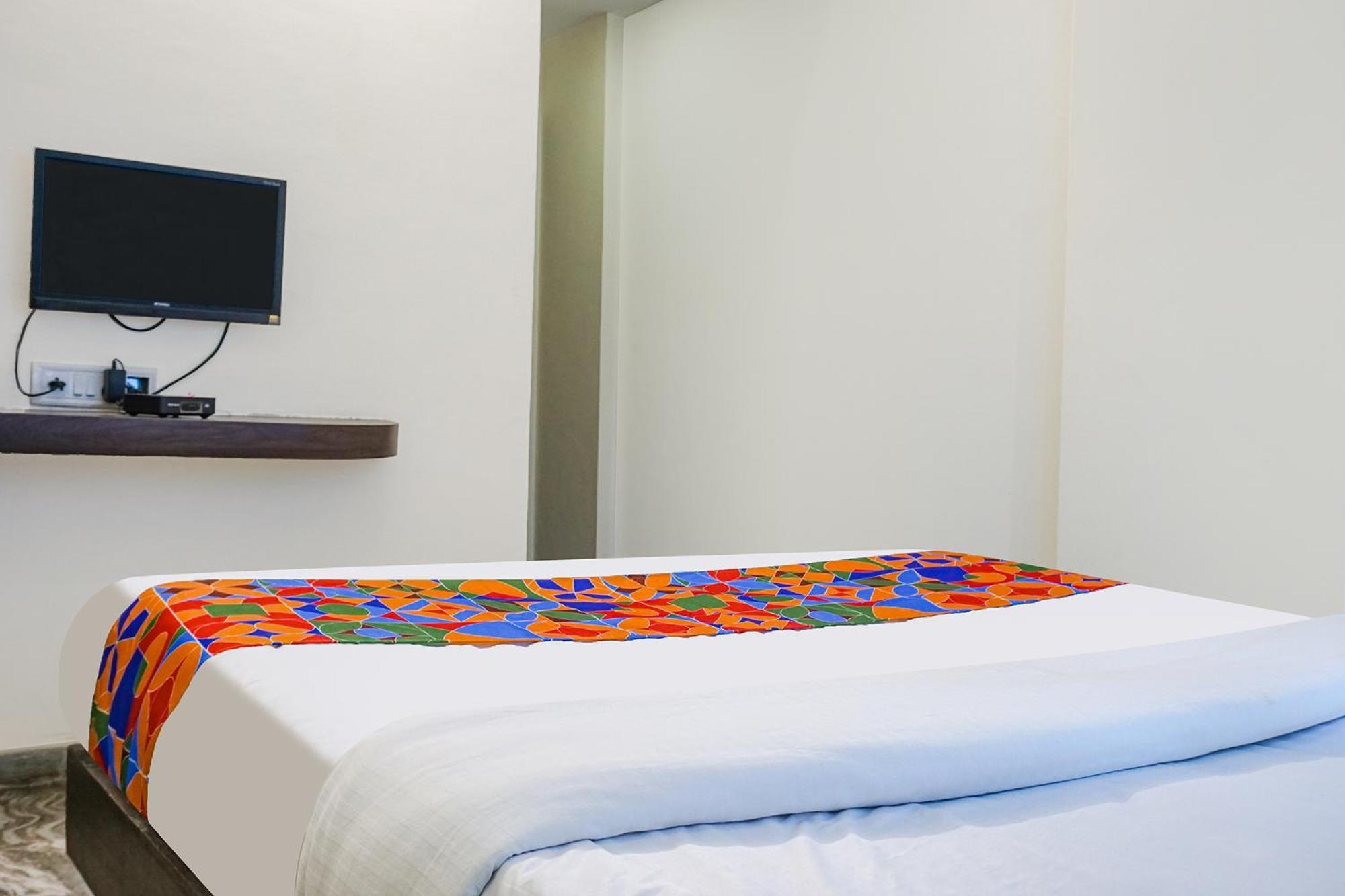Fabhotel Gokul Lodge Gorhe Khurd ภายนอก รูปภาพ